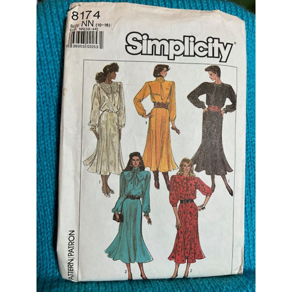 Simplicity Sewing pattern 8174 Shirt dress swing skirt kitten bow